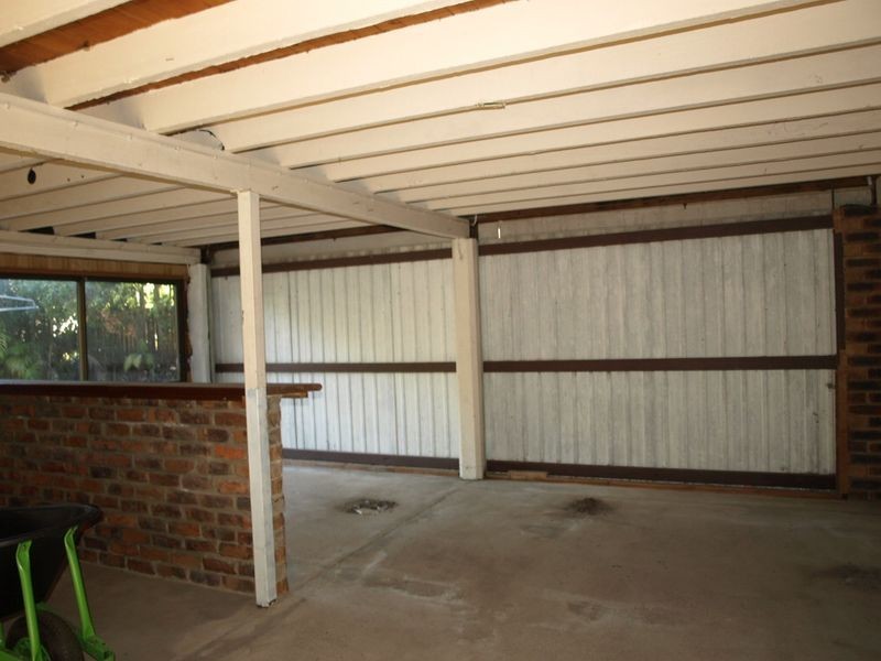 16 Kurwongbah Dr, Petrie QLD 4502