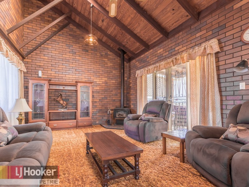 55 Beeville Rd, Petrie QLD 4502