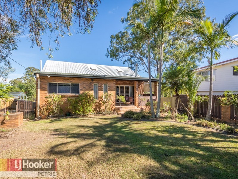 55 Beeville Rd, Petrie QLD 4502