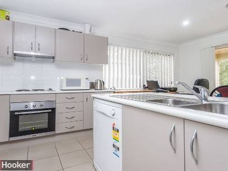 17 Adam Crt, Kallangur QLD 4503