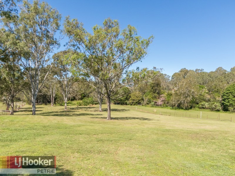 13 Whiteside Rd, Whiteside QLD 4503