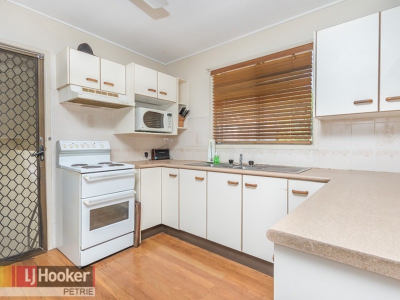 13 Whiteside Rd, Whiteside QLD 4503