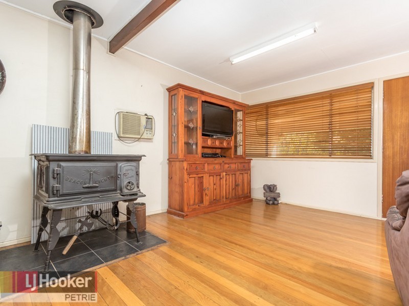 13 Whiteside Rd, Whiteside QLD 4503