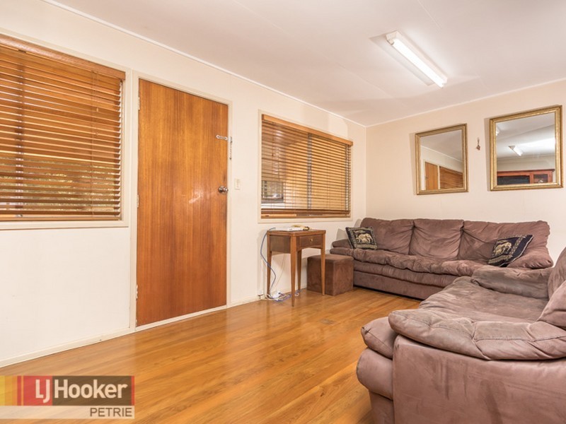 13 Whiteside Rd, Whiteside QLD 4503