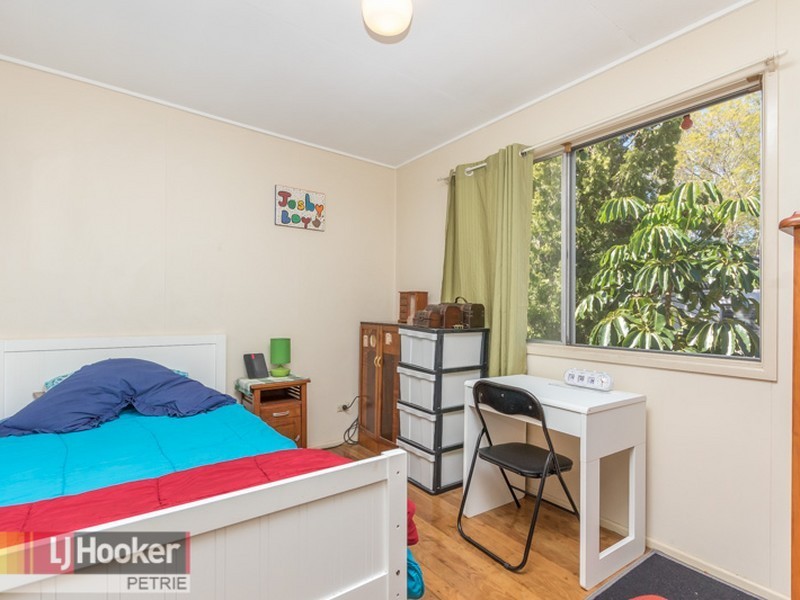 13 Whiteside Rd, Whiteside QLD 4503