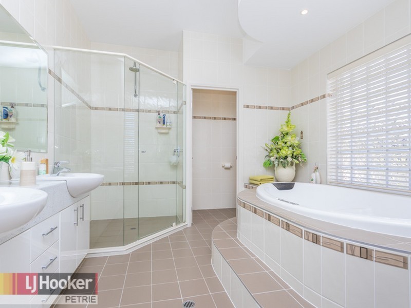 1 Hunter Circuit, Petrie QLD 4502