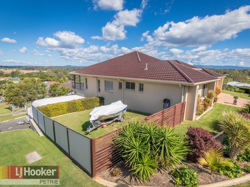 1 Hunter Circuit, Petrie QLD 4502