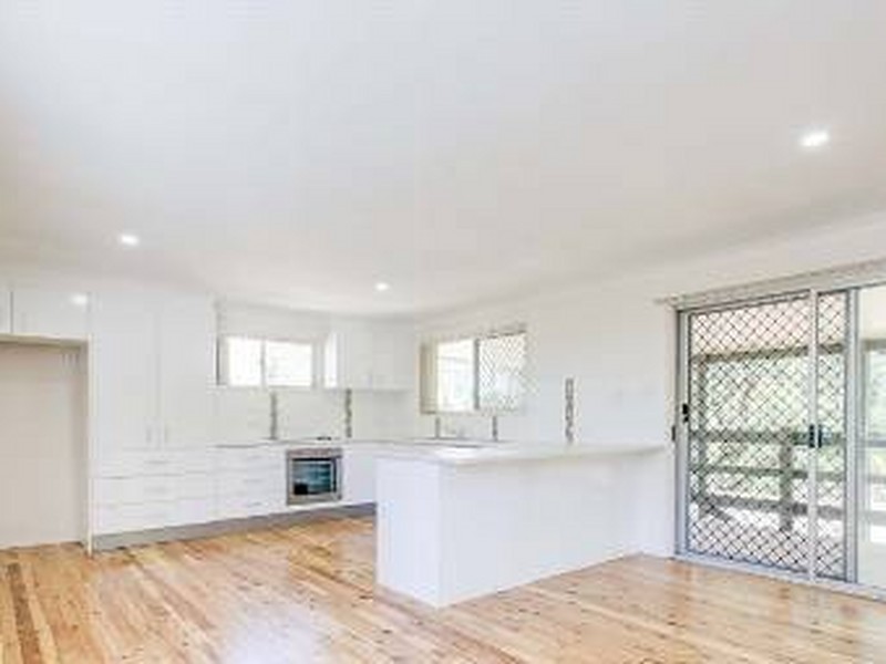 10 Arunga Street, Petrie QLD 4502