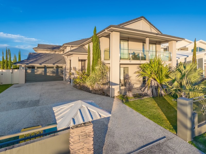 1 Lionheart Crescent, Newport QLD 4020
