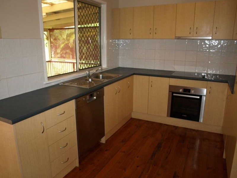 16 Kurwongbah Drive, Petrie QLD 4502