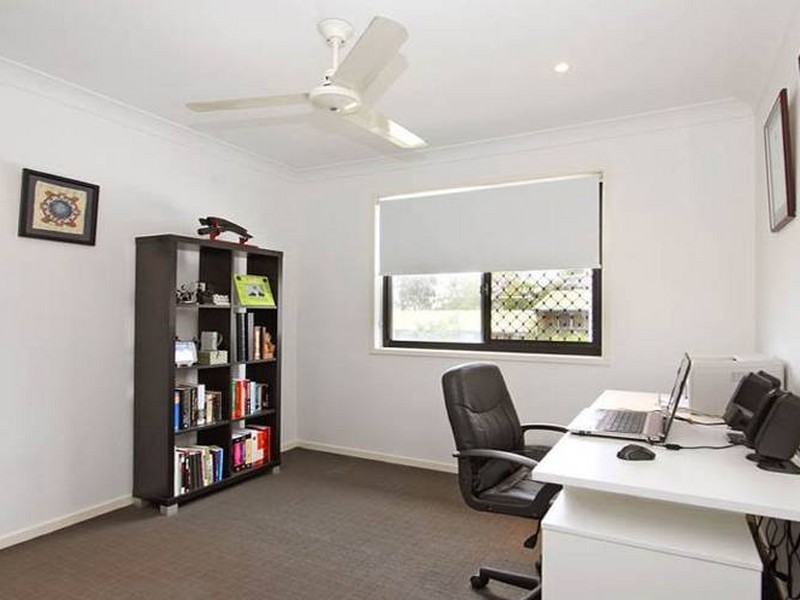 1 Slater Avenue, Lawnton QLD 4501