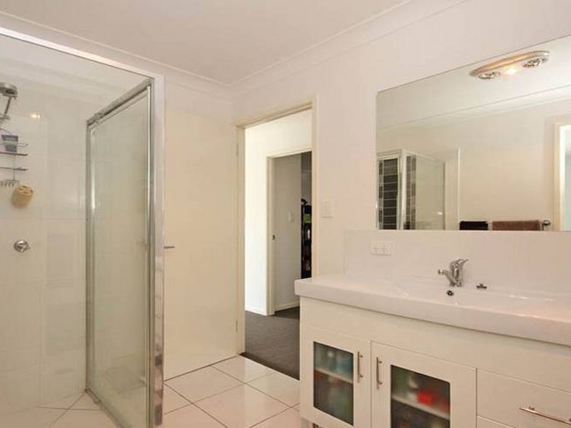 1 Slater Avenue, Lawnton QLD 4501