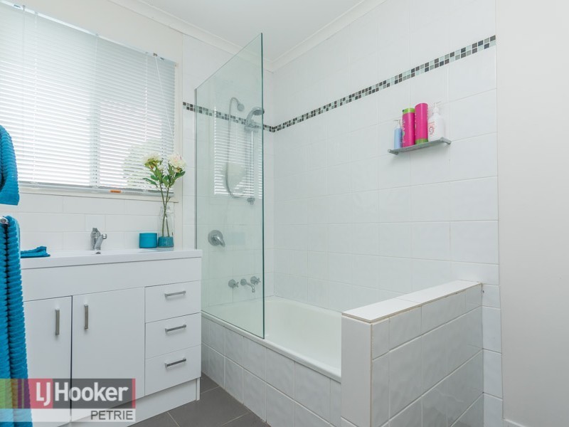 9 Rennes Avenue, Petrie QLD 4502