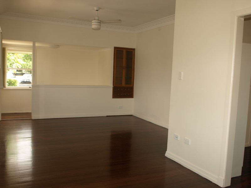 14 Dayboro Road, Petrie QLD 4502