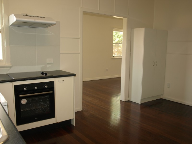 14 Dayboro Road, Petrie QLD 4502