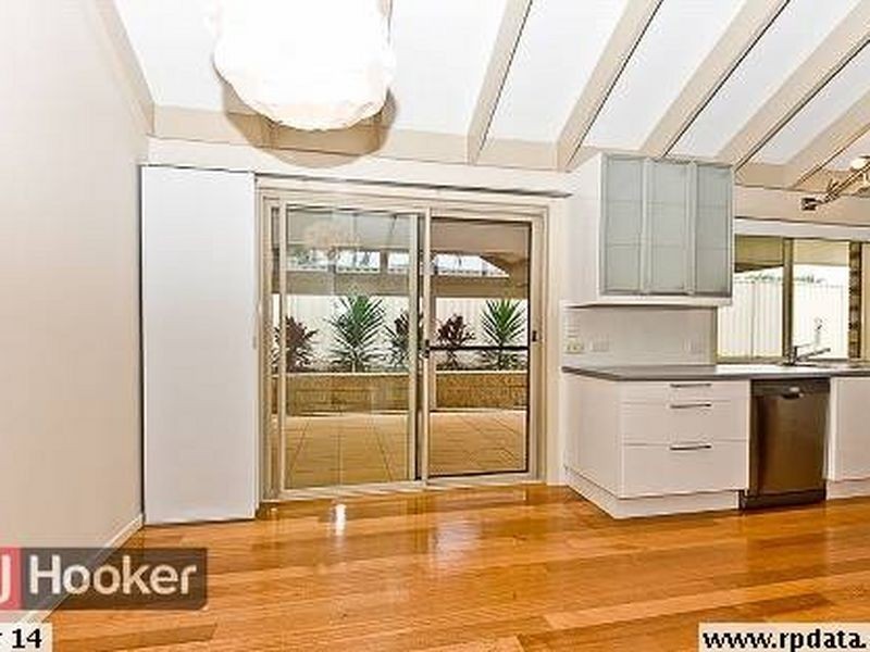 2 Bayeau Court, Petrie QLD 4502