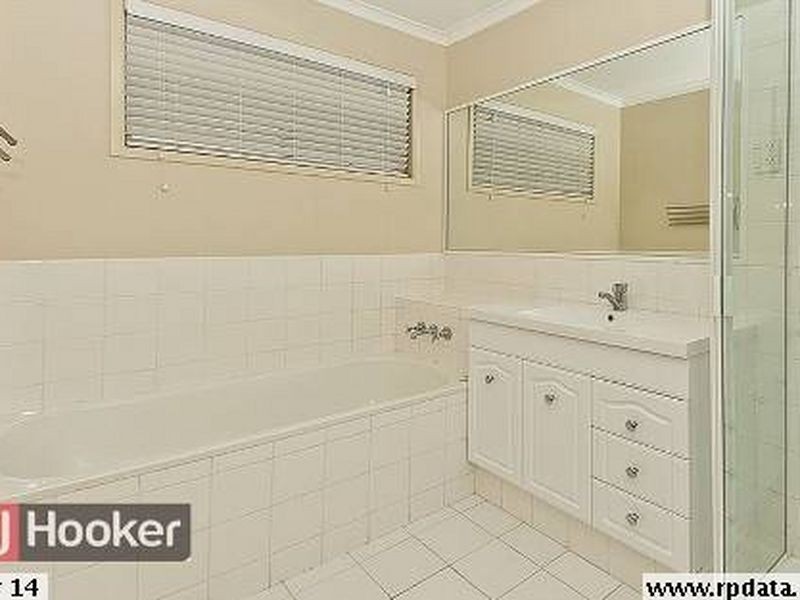 2 Bayeau Court, Petrie QLD 4502
