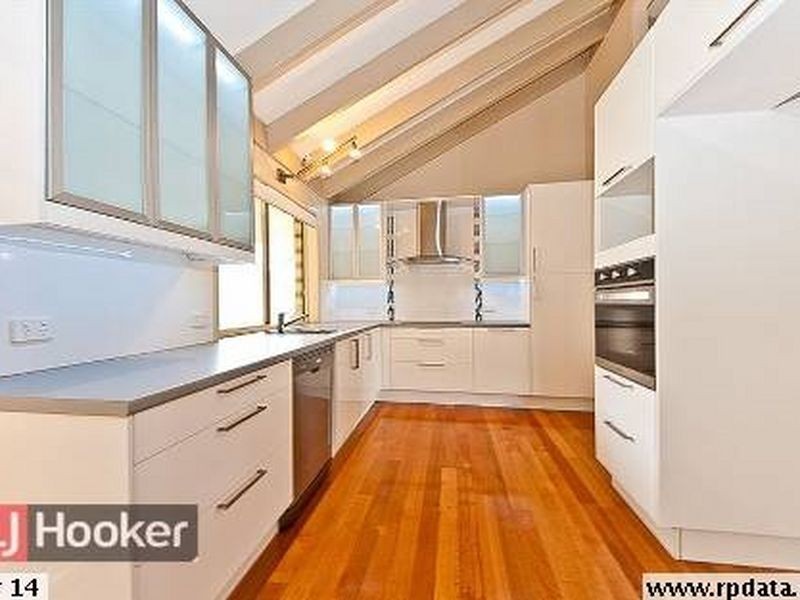 2 Bayeau Court, Petrie QLD 4502