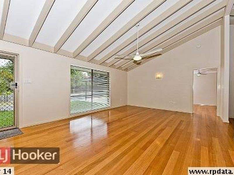 2 Bayeau Court, Petrie QLD 4502