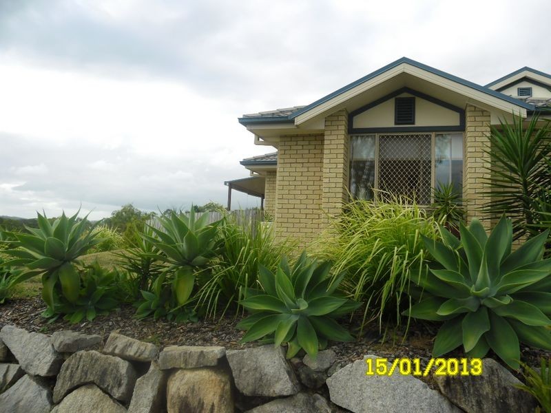 1 Tudor Close, Petrie QLD 4502