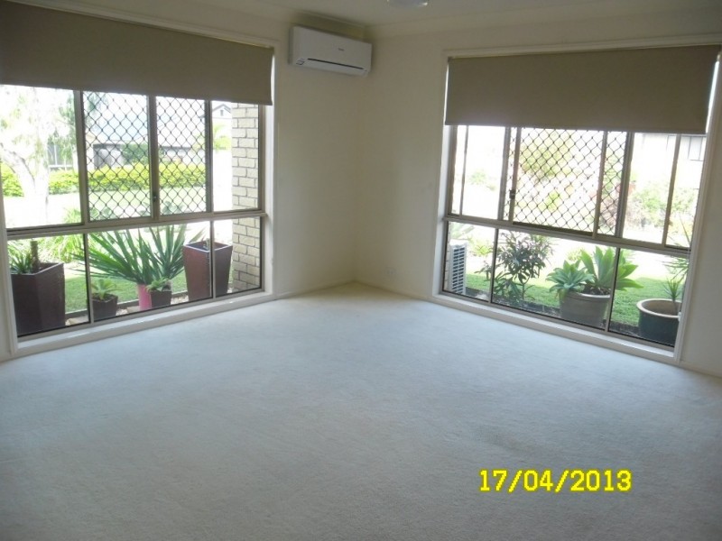 1 Tudor Close, Petrie QLD 4502
