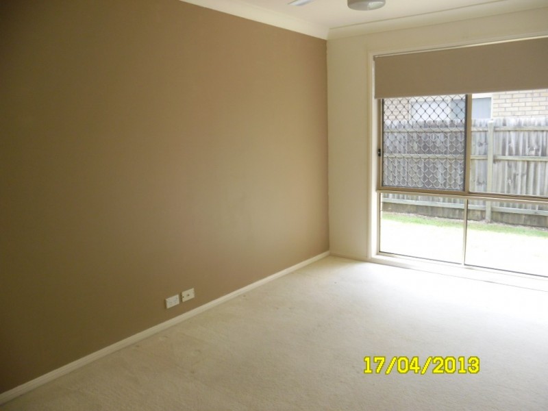1 Tudor Close, Petrie QLD 4502