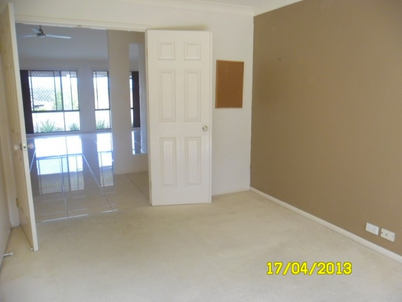 1 Tudor Close, Petrie QLD 4502