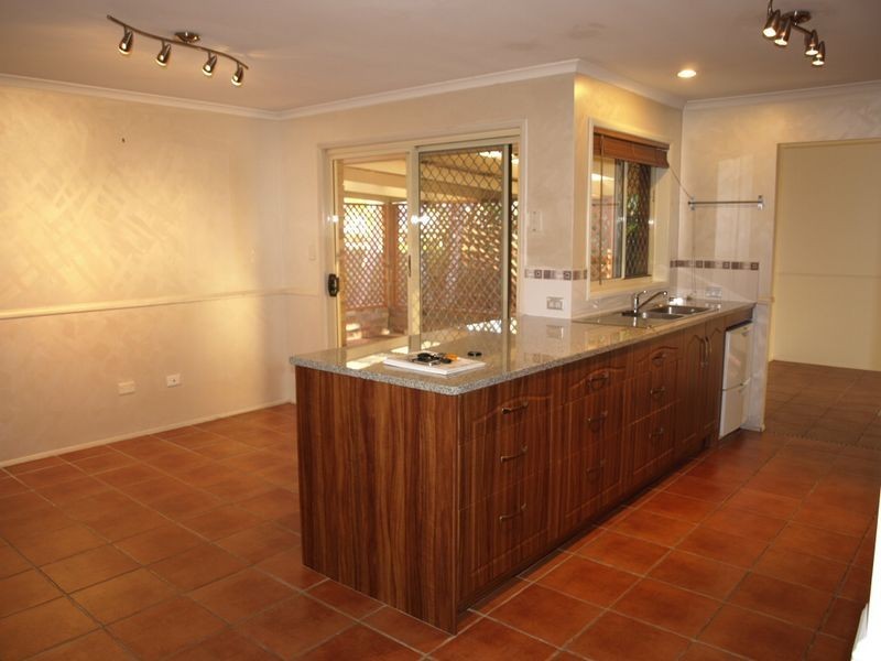 2 Verdon Court, Petrie QLD 4502