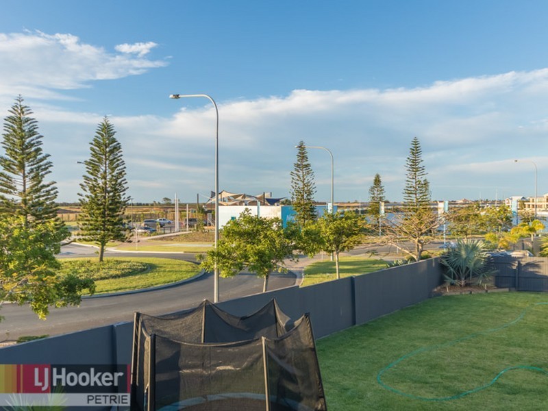 1 Lionheart Crescent, Newport QLD 4020