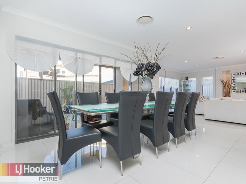 1 Lionheart Crescent, Newport QLD 4020