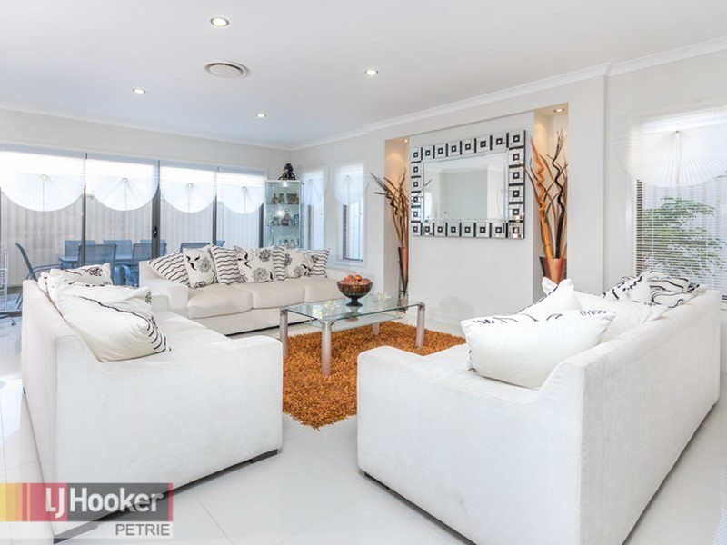 1 Lionheart Crescent, Newport QLD 4020