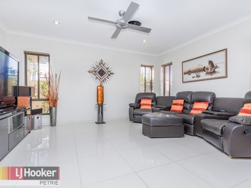 1 Lionheart Crescent, Newport QLD 4020