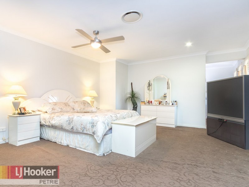 1 Lionheart Crescent, Newport QLD 4020