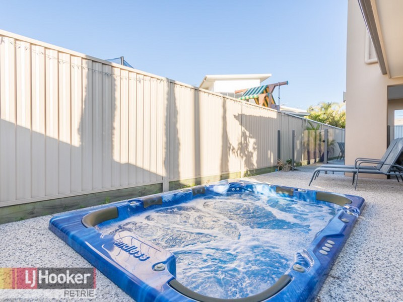 1 Lionheart Crescent, Newport QLD 4020