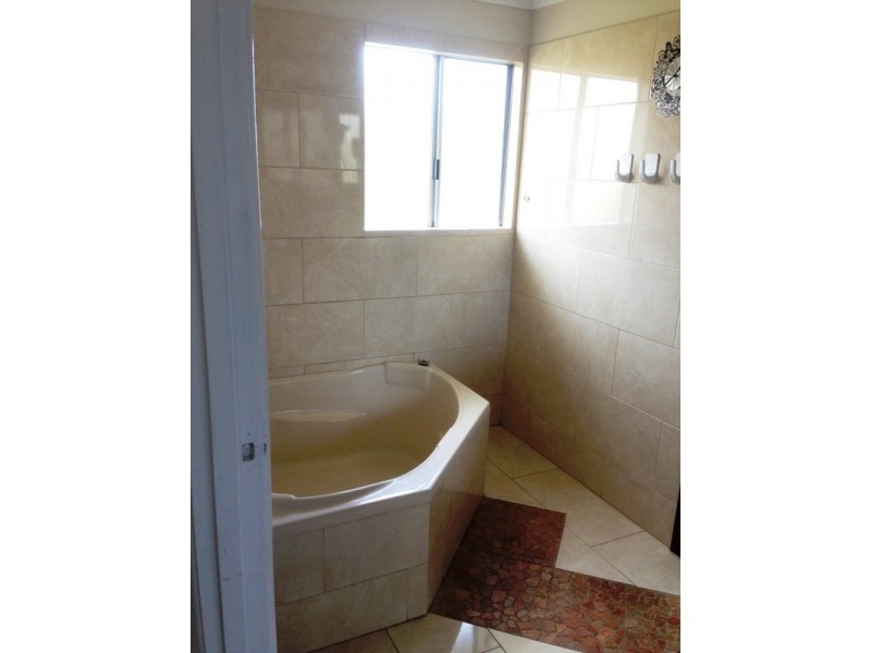 33 Dayboro Road, Petrie QLD 4502