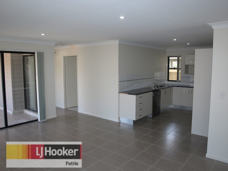 1/7 Arakoon Court, Rothwell QLD 4022