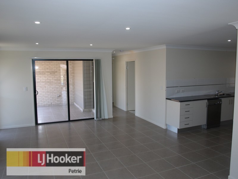 1/7 Arakoon Court, Rothwell QLD 4022