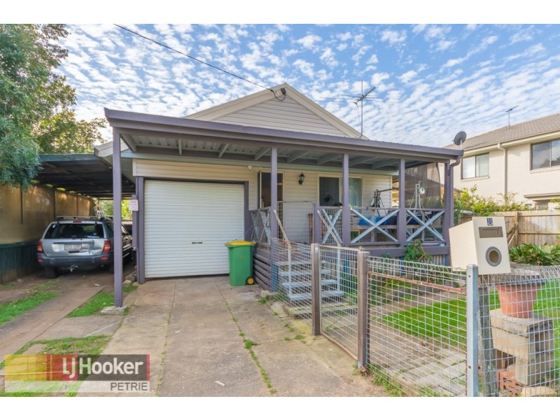 8 Magree St, Kallangur QLD 4503