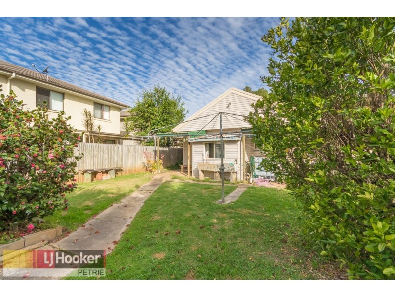 8 Magree St, Kallangur QLD 4503