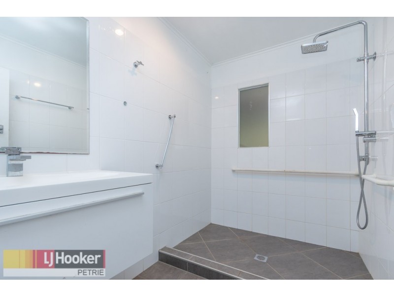 8 Magree St, Kallangur QLD 4503