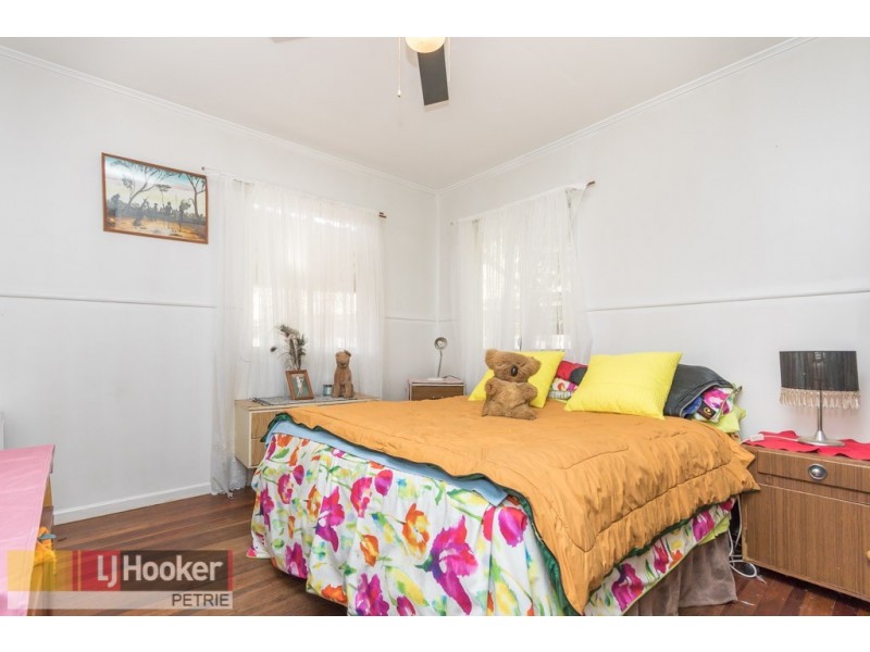 8 Magree St, Kallangur QLD 4503