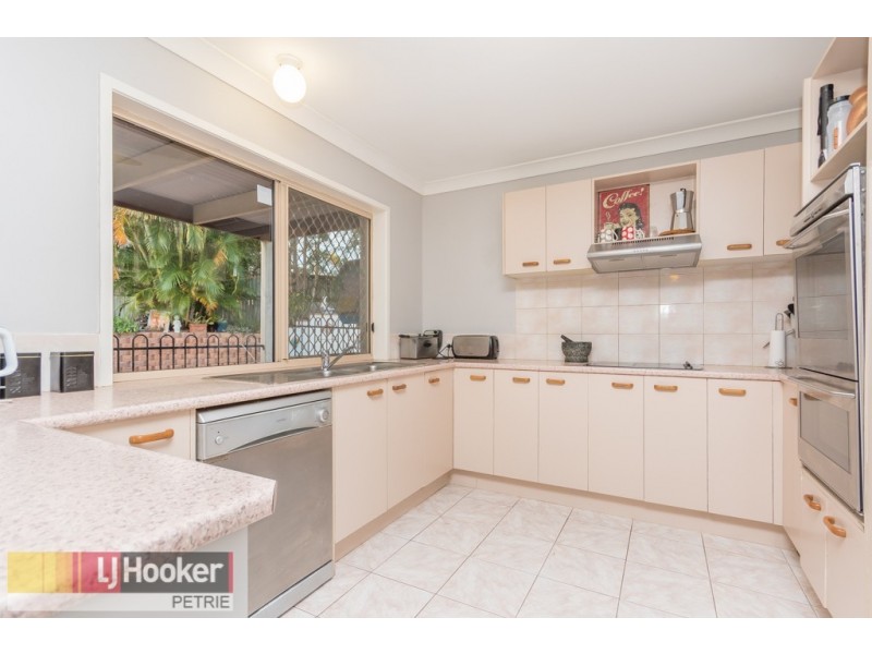 8 Kroning Court, Petrie QLD 4502