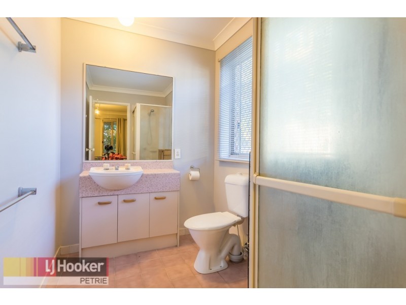 8 Kroning Court, Petrie QLD 4502