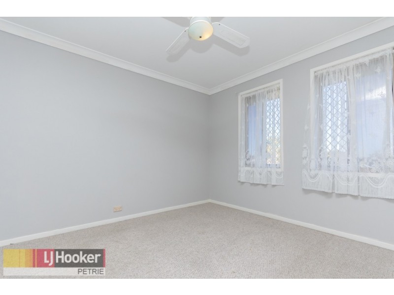 8 Kroning Court, Petrie QLD 4502