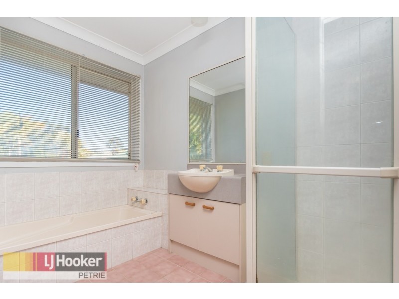 8 Kroning Court, Petrie QLD 4502