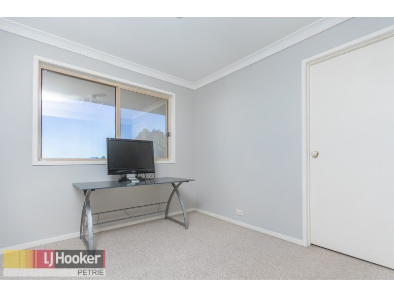 8 Kroning Court, Petrie QLD 4502