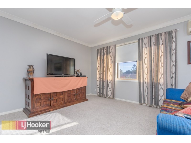 8 Kroning Court, Petrie QLD 4502