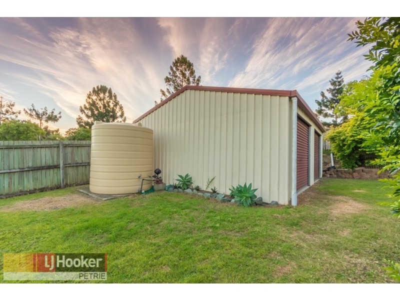 8 Kroning Court, Petrie QLD 4502