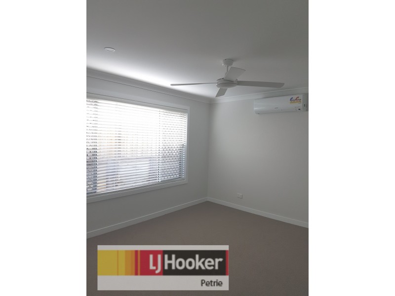 2/28 Young Street, Petrie QLD 4502