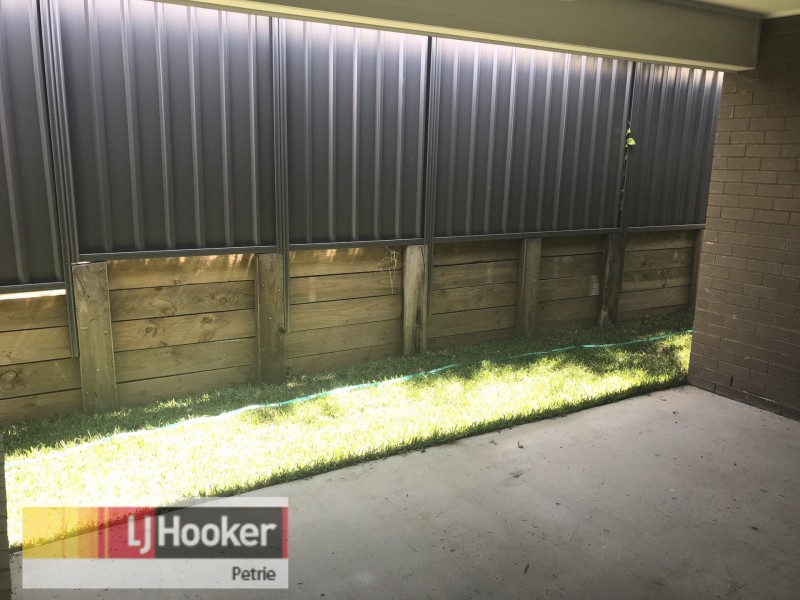 2/28 Young Street, Petrie QLD 4502